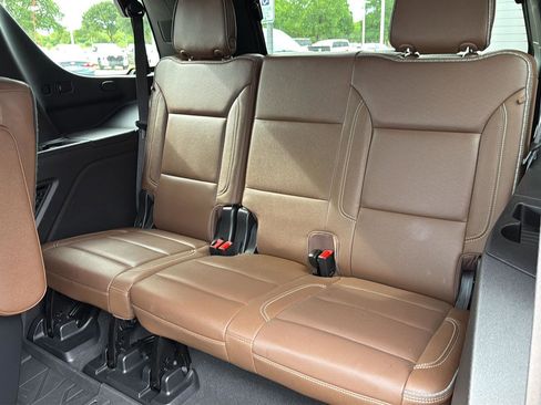 Used 2023 Chevrolet Tahoe High Country AWD/4WD image 13