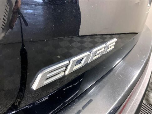 Used 2015 Ford Edge Titanium image 28