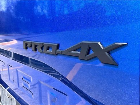 Used 2024 Nissan Frontier PRO-4X w/ Pro Convenience Package image 8