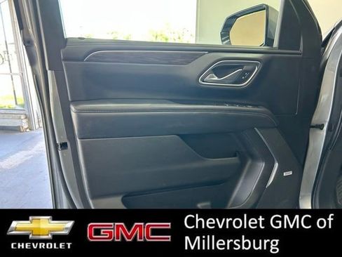 Used 2021 Chevrolet Suburban LT AWD/4WD image 18