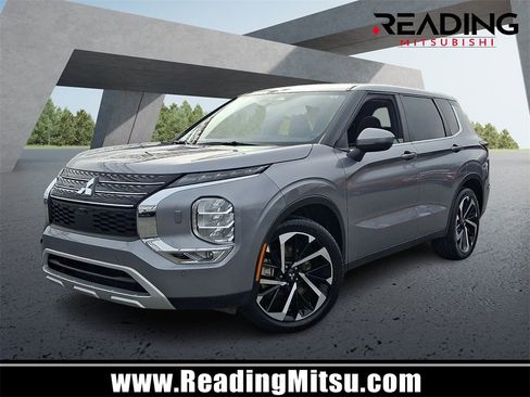 Used 2024 Mitsubishi Outlander SE image 1