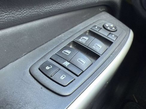 Used 2022 Jeep Cherokee Latitude w/ Sun & Sound Group AWD/4WD image 25