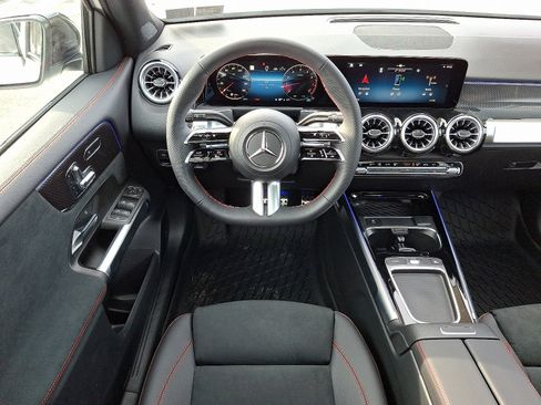 New 2026 Mercedes-Benz GLB 250 4MATIC image 10