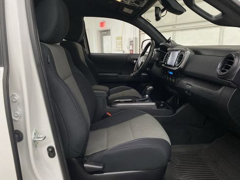 Used 2023 Toyota Tacoma TRD Off-Road image 18