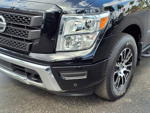 Certified 2021 Nissan Titan SV w/ SV Convenience Package image 12