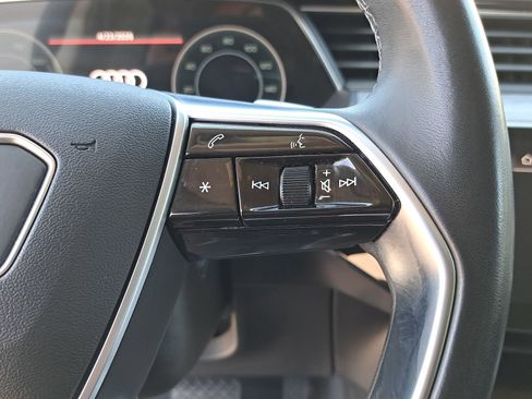 Certified 2024 Audi Q8 e-tron Premium AWD/4WD image 18