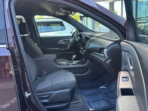 Used 2023 Chevrolet Traverse LT AWD/4WD image 14