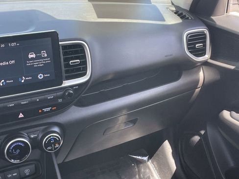 Certified 2024 Hyundai Venue SEL FWD image 15