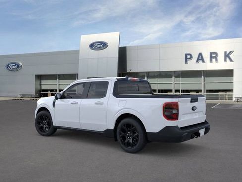 New 2025 Ford Maverick Lariat w/ Black Appearance Package image 4