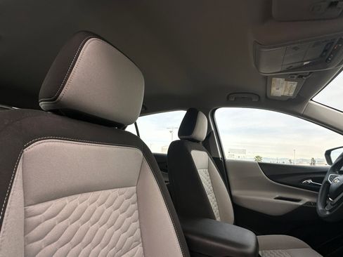 Used 2020 Chevrolet Equinox LS image 16