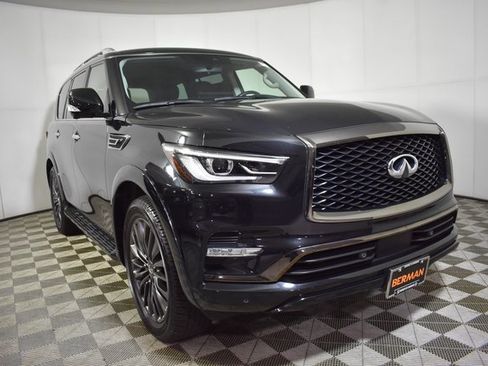Used 2023 INFINITI QX80 Premium Select w/ All-Season Package image 3