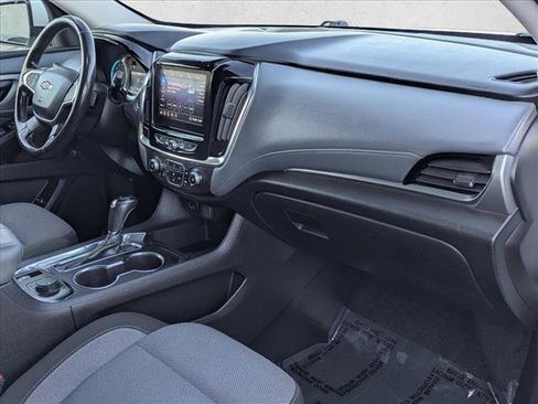 Used 2020 Chevrolet Traverse LT image 22