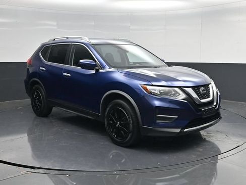 Used 2020 Nissan Rogue SV AWD/4WD image 1