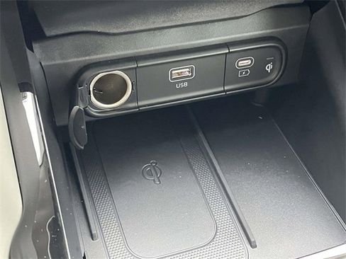 New 2025 Kia Telluride S image 40