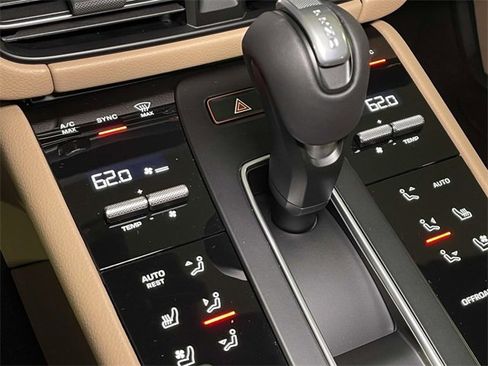 New 2026 Porsche Macan image 32