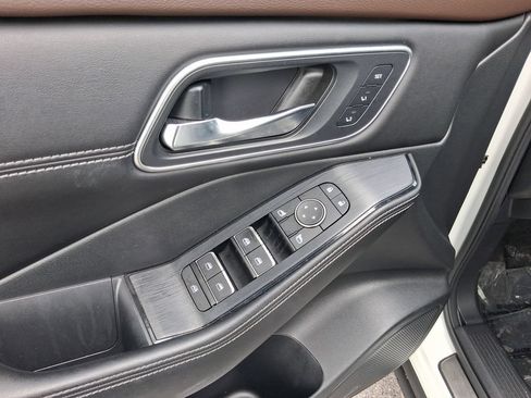 Used 2022 Nissan Rogue Platinum w/ Head-Up Display Package FWD image 17