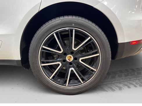 Used 2019 Porsche Macan AWD/4WD image 49