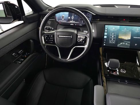 Used 2025 Land Rover Range Rover Sport SE image 21