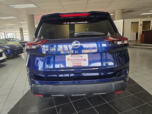 Used 2026 Nissan Rogue SV AWD/4WD image 5