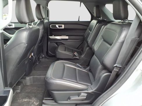 Certified 2022 Ford Explorer XLT w/ Equipment Group 202A image 7