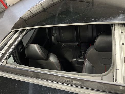 Used 2019 Hyundai Veloster 2.0 Premium image 22