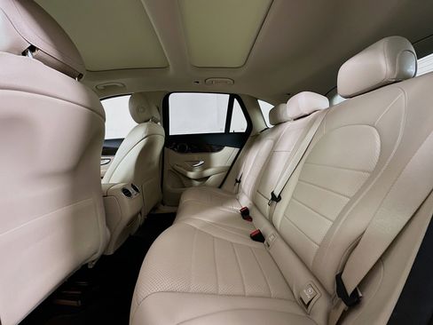 Used 2022 Mercedes-Benz GLC 300 w/ Multimedia Package Lite image 29