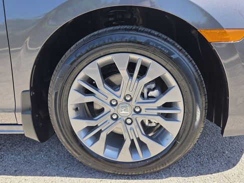 Used 2026 Honda Odyssey Touring image 9