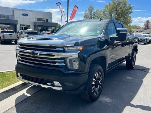 Used 2020 Chevrolet Silverado 2500 High Country w/ Technology Package AWD/4WD image 4
