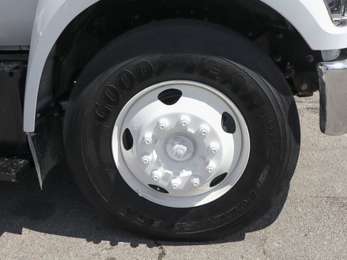 Used 2023 Ford F650 2WD Regular Cab Super Duty image 36