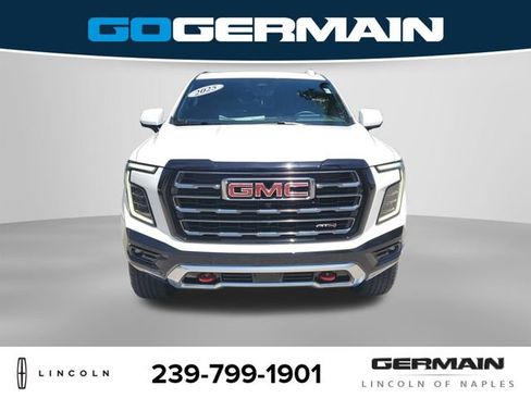Used 2025 GMC Yukon XL AT4 w/ AT4 Premium Package AWD/4WD image 3