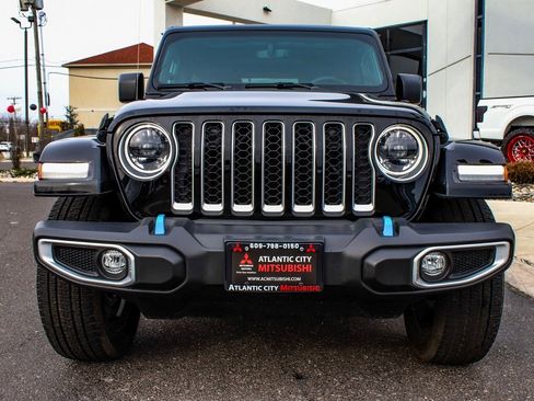 Used 2023 Jeep Wrangler Unlimited Sahara image 2