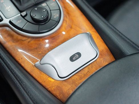 Used 2008 Mercedes-Benz SL 55 AMG image 42