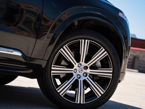 Certified 2023 Volvo XC90 T8 Plus w/ Protection Package Premier AWD/4WD image 7