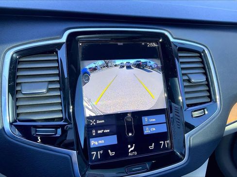 Used 2022 Volvo XC90 T6 Momentum w/ Advanced Package image 27