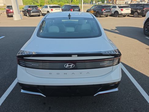 Used 2025 Hyundai Sonata SEL FWD image 4