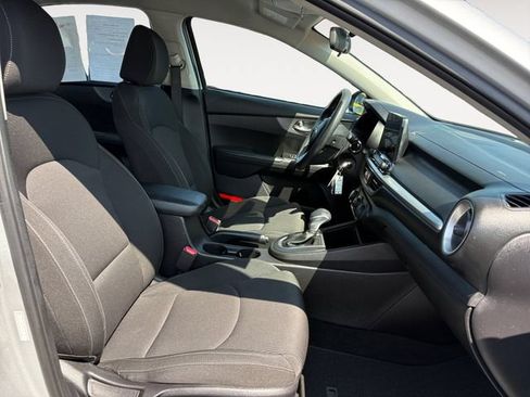 Used 2021 Kia Forte LXS FWD image 15