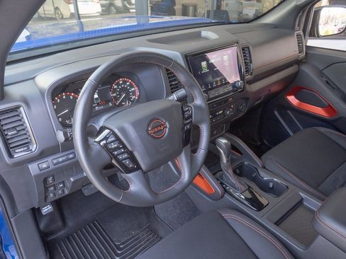 Used 2024 Nissan Frontier PRO-4X w/ Technology Package image 9
