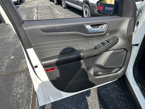 New 2025 Ford Escape ST-Line w/ Tech Pack #1 image 15