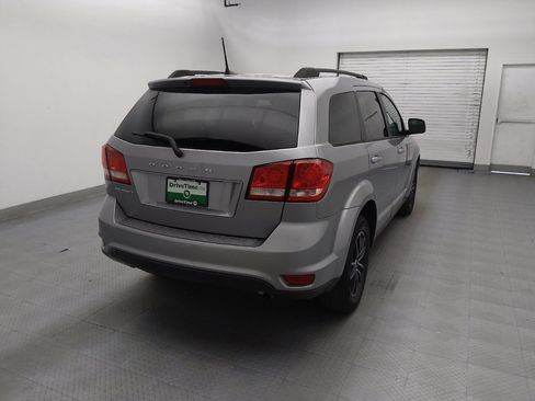 Used 2019 Dodge Journey SE w/ Connectivity Group FWD image 7