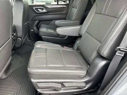 Used 2022 Chevrolet Tahoe RST w/ Luxury Package RWD image 17