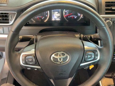 Used 2017 Toyota Camry SE FWD image 11