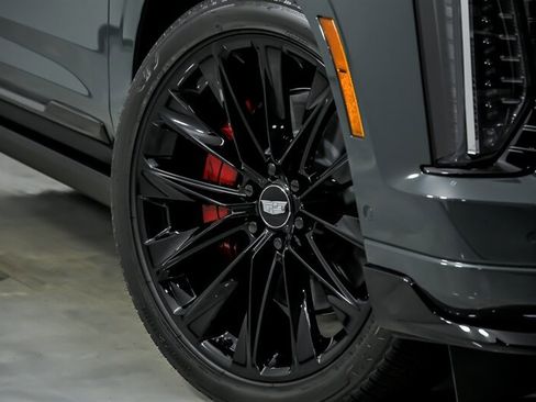 Used 2026 Cadillac Escalade V AWD/4WD image 4
