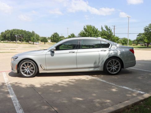 Used 2017 BMW 750i xDrive AWD/4WD image 4