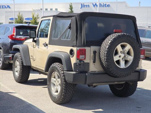 Used 2016 Jeep Wrangler Sport w/ Quick Order Package 23S AWD/4WD image 4