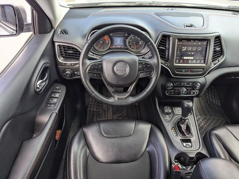 Used 2019 Jeep Cherokee Trailhawk w/ Cold Weather Group AWD/4WD image 29
