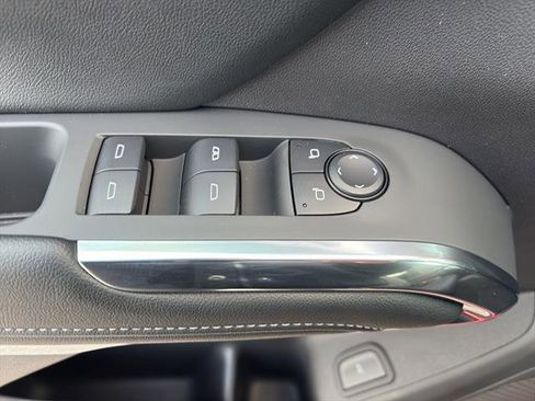 New 2026 Chevrolet Traverse LT w/ Sun and Wheel Package FWD image 17