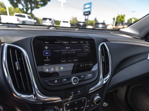 Used 2024 Chevrolet Equinox LT w/ LT True North Edition AWD/4WD image 7