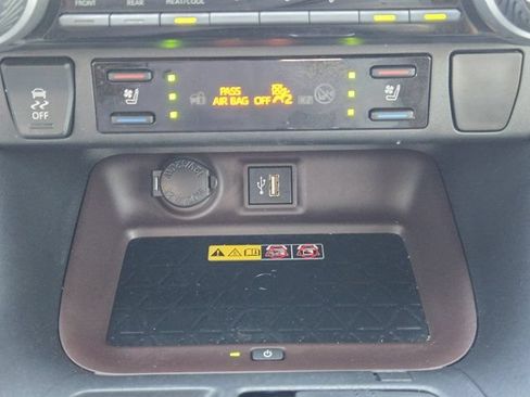 Used 2024 Toyota RAV4 Limited w/ Advanced Technology Package AWD/4WD image 16
