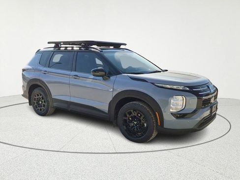New 2025 Mitsubishi Outlander SE AWD/4WD image 3