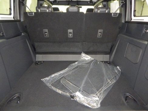 New 2025 Ford Bronco Badlands image 17